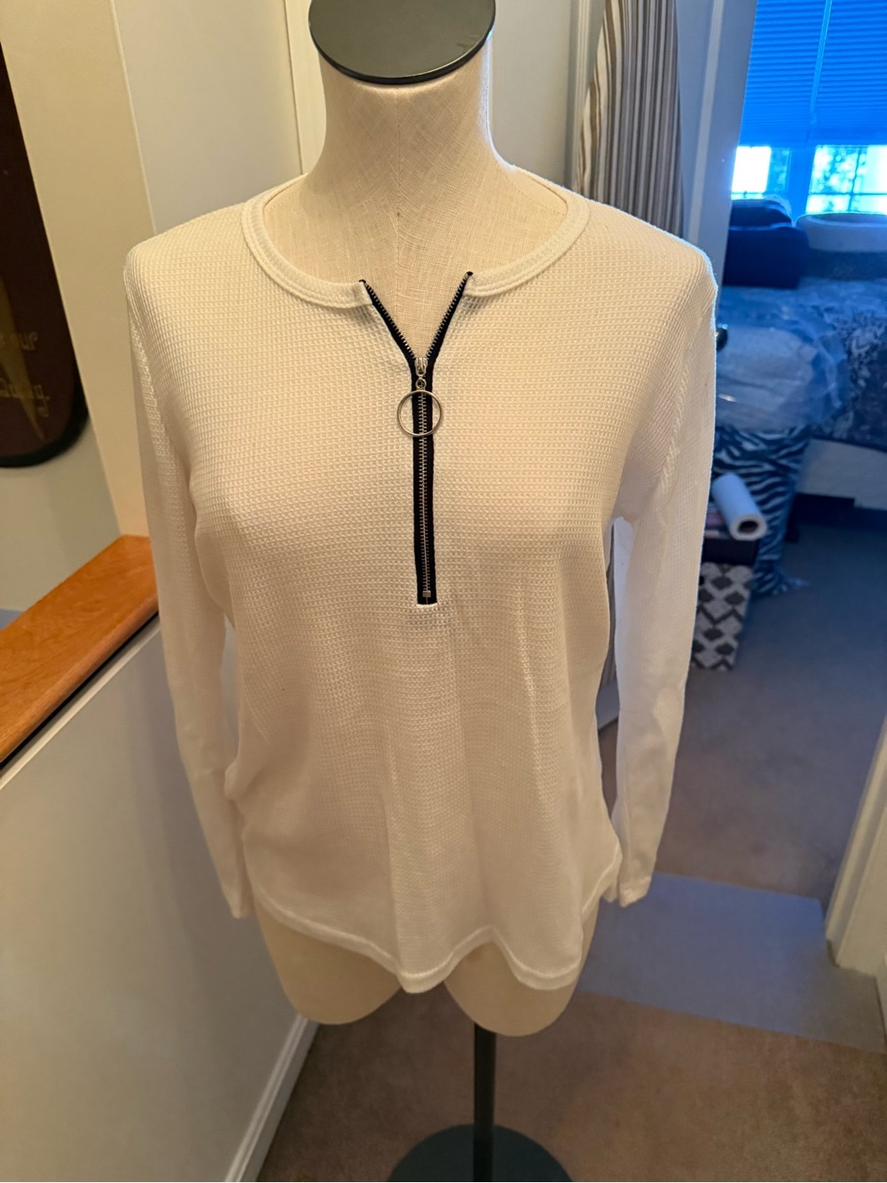 Women’s White Long-Sleeve Zip-Front Thermal Tee